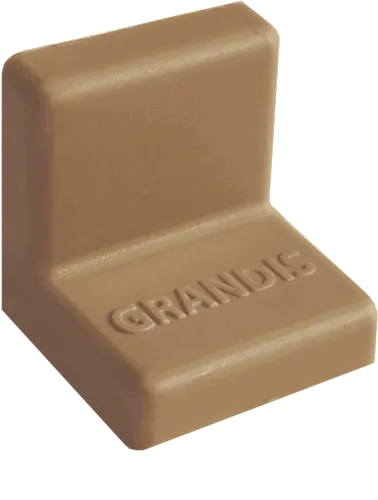 Уголок с заглушкой 25х25 Орех