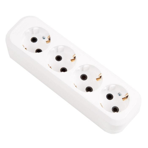 Колодка четверная (белая) с заземлен.