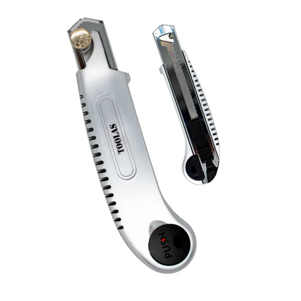 Нож 18мм. с выдвижнымм лезвиями + 4 лезвия (МЕТАЛЛ)  (Toolas)